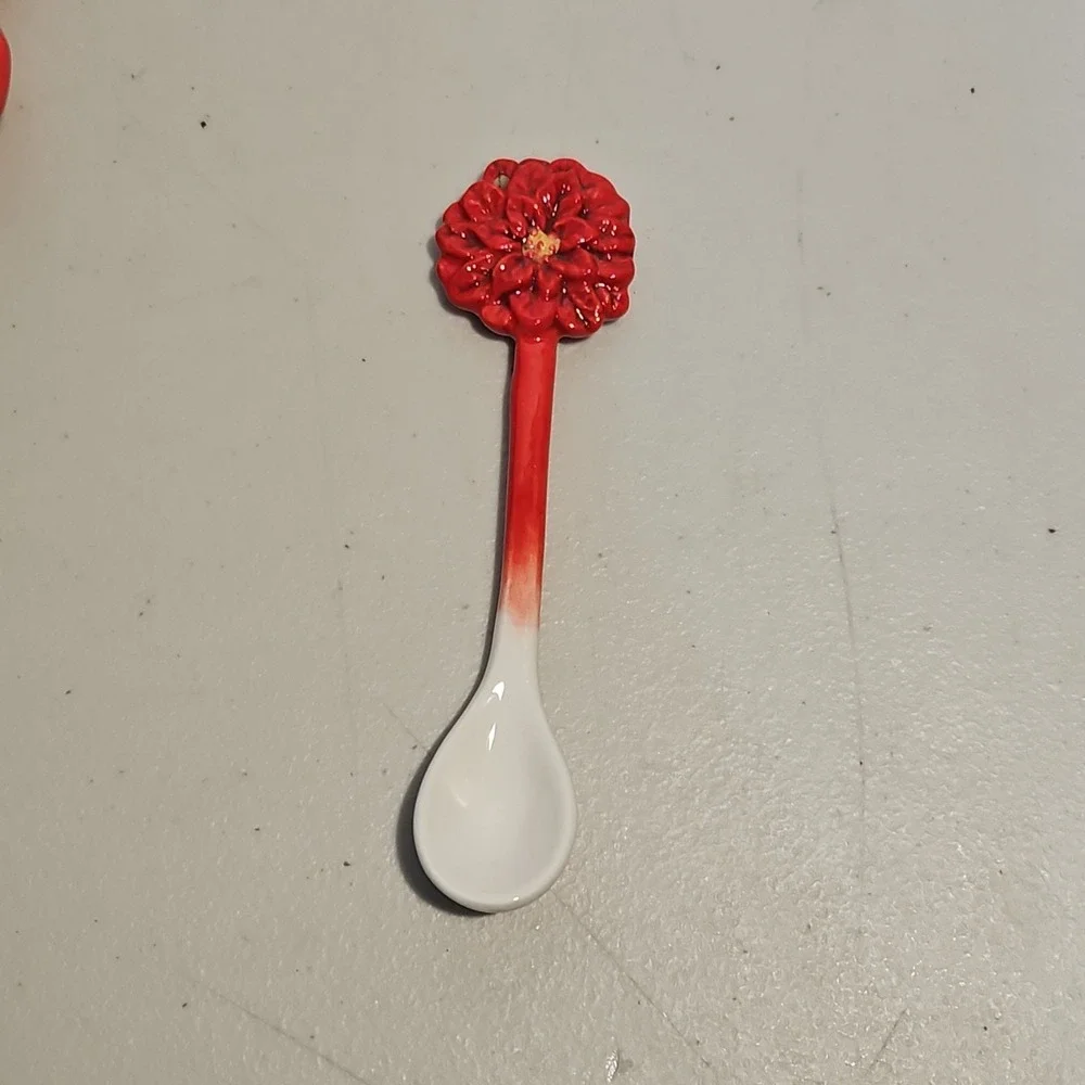 CORNER RUBY Poinsettia Cup And Saucer Set With Spoon